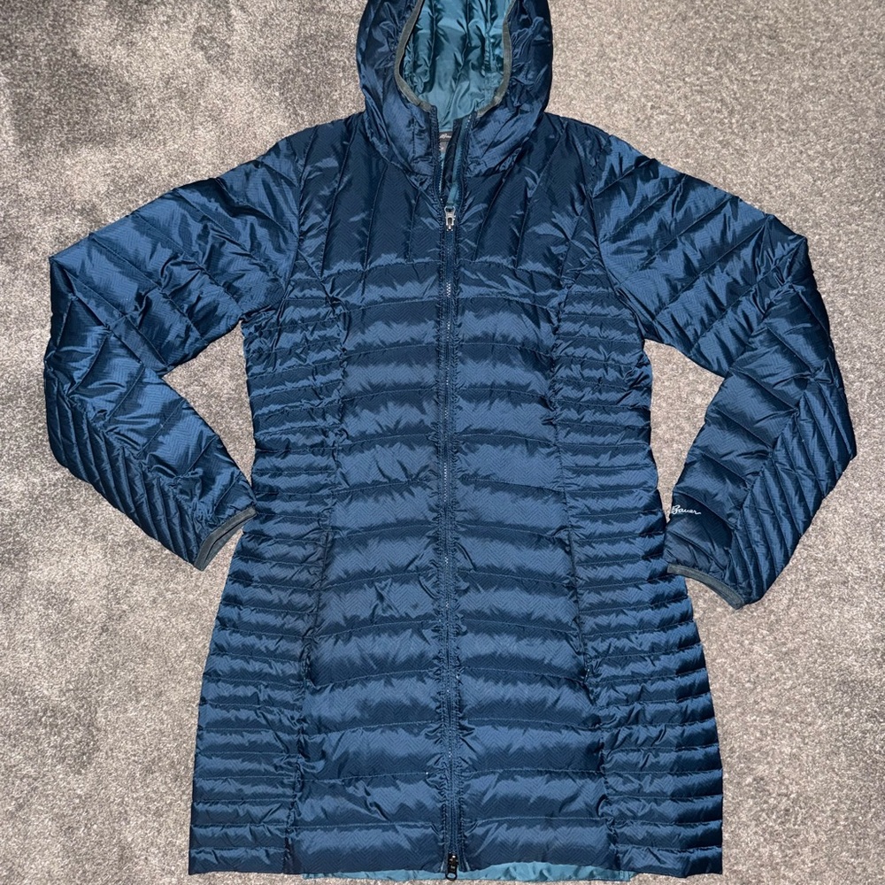 Eddie Bauer Women's blue Puffer Coat (medium tall)